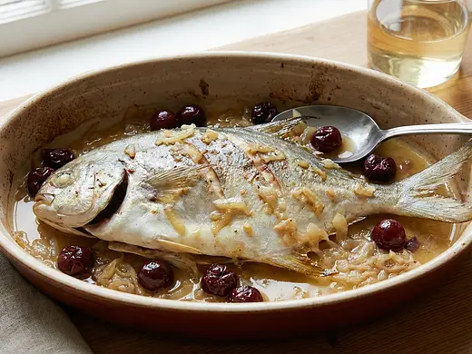 Pámpanos con cerezas