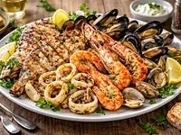 Parrillada de pescados y mariscos