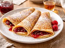 Crêpes Dulces Rellenos de Mermelada y Licor